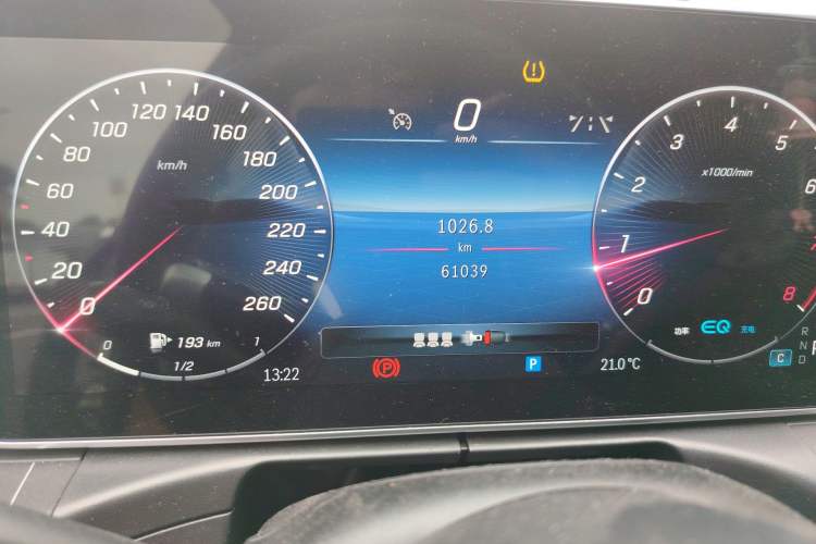 Used Mercedes-Benz C-Class 2022 Restyled C 260 L Sport Edition Odometer Close Up