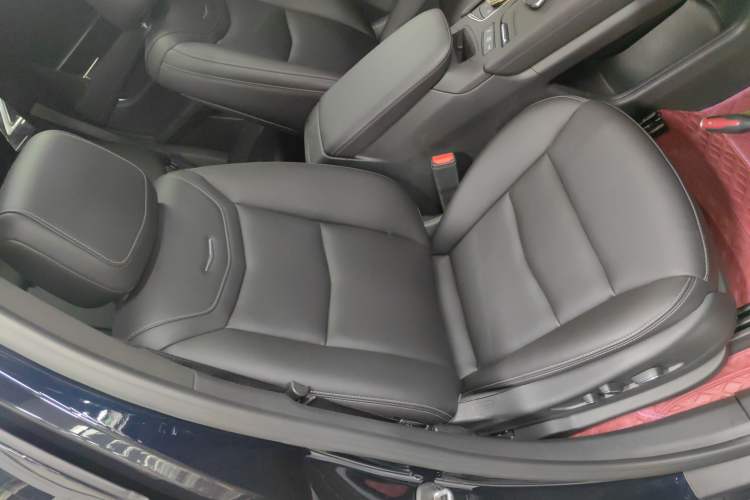 Used Cadillac XT5 2022 2.0T Two-Wheel Drive Luxury Version Right Front Seat