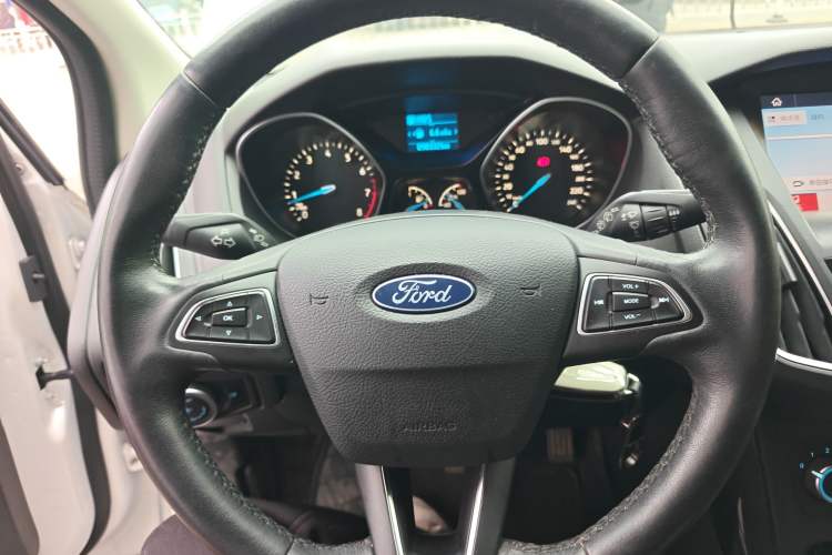 Used Ford Focus 2018 Hatchback Classic 1.6L Automatic Trendy SmartDrive Edition