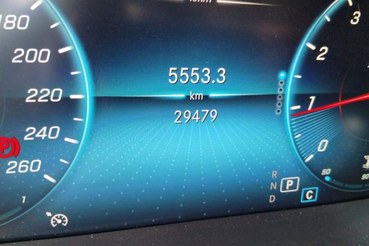 Used Mercedes-Benz C-Class 2021 C 200 L Fashion Edition Sport Version Odometer Close Up