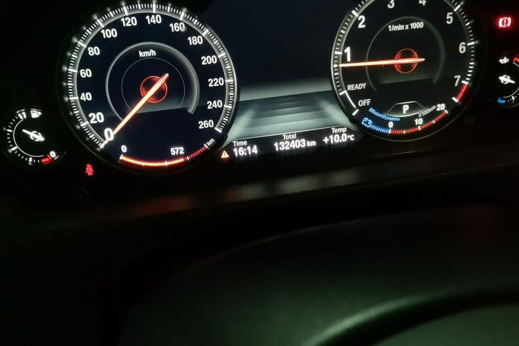 Used BMW 3 Series GT 2019 320i Sport Edition Odometer Close Up