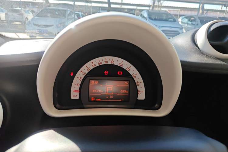 Used smart forfour 2018 1.0L 52 kW Dynamic Edition
