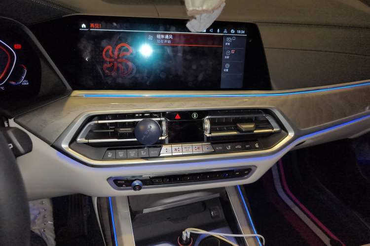 Used BMW X7 2021 xDrive40i Luxury Package with Premium Features