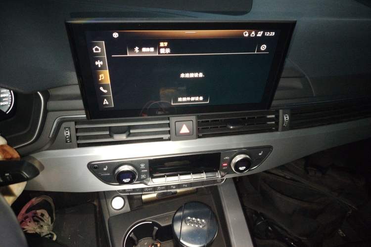 Used Audi A4L 2022 40 TFSI Luxury Dynamic Model Audio And AC Panel