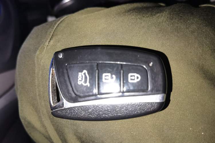 Used Hyundai Santa Fe Classic 2013 Facelift 3.0L 4x4 Comfort Edition Euro IV Vehicle Key