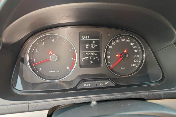 Used Volkswagen Lavida 2013 Revised Version 1.4 TSI Manual Comfort Edition Instrument Cluster