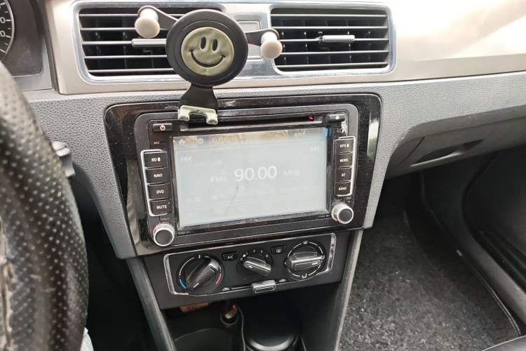 Used Volkswagen Santana 2013 1.6L Manual Comfort Edition
