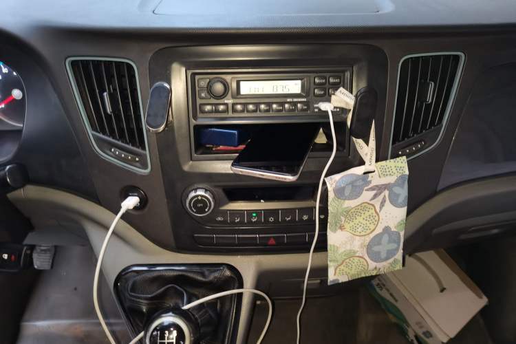 Used Foton Toano 2020 2.5T Manual Tongtu Short Wheelbase Flat Roof 5/6/7-Seater 4J25TC3