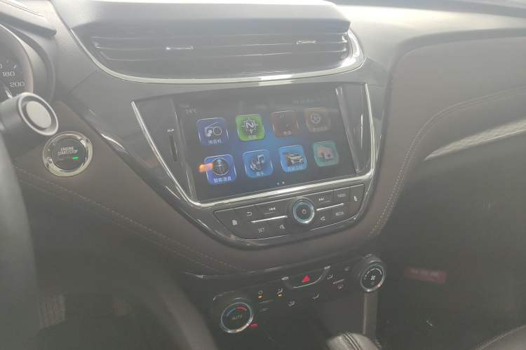 Used Chevrolet Malibu 2018 530T Automatic Luxury Edition Audio And AC Panel