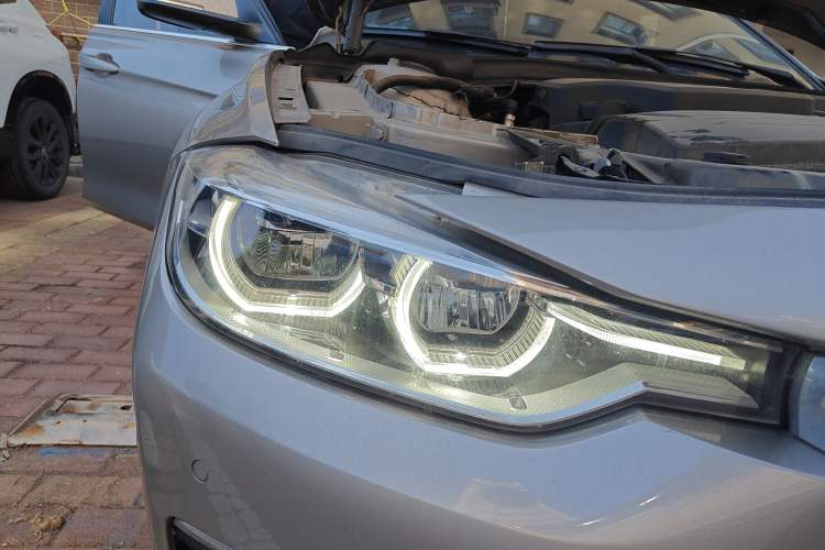 Used BMW 3 Series 2016 320Li Ambition Model
