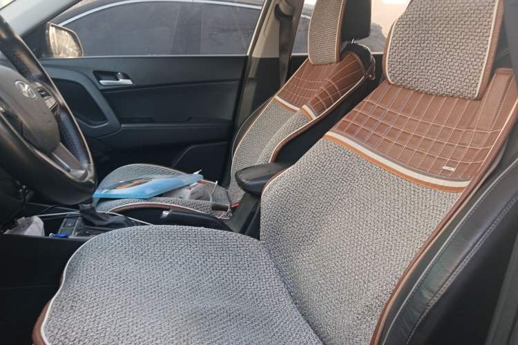 Used Hyundai ix25 2015 1.6L Automatic Two-Wheel-Drive Deluxe DLX Model