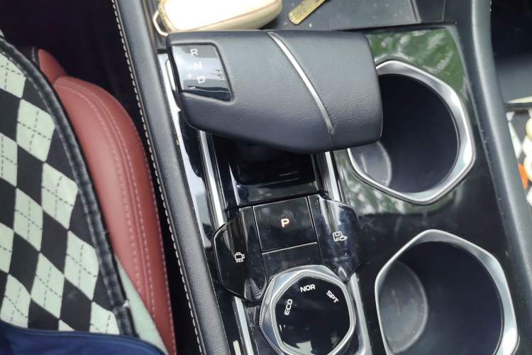 Used CHANGAN Eado 2022 PLUS Blue Whale NE 1.4T GDI DCT Prestige Edition Gear Lever