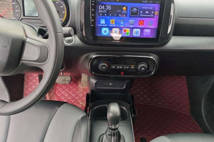 Used Roewe Clever 2022 311km QiQi BoBo Edition Audio And AC Panel