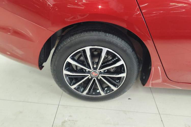 Used Roewe i5 2020 1.5L Automatic 4G Connect Luxury Flagship Edition
