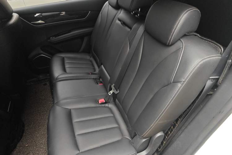 Used BYD Song MAX 2017 1.5T Automatic Smart Connect Elite 7-Seater Left Rear Seat