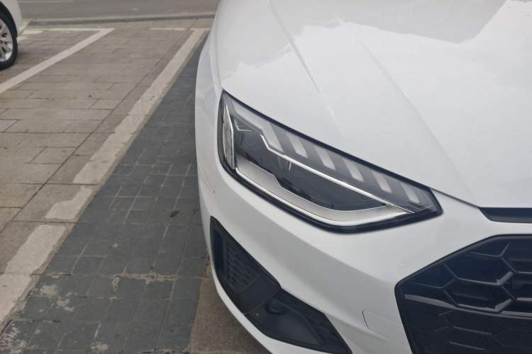 Used Audi A4L 2023 40 TFSI Luxury Dynamic Model Right Front Headlight