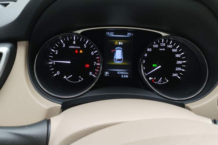 Used Nissan X-Trail 2014 2.0L CVT Smart Edition 2WD Odometer Close Up