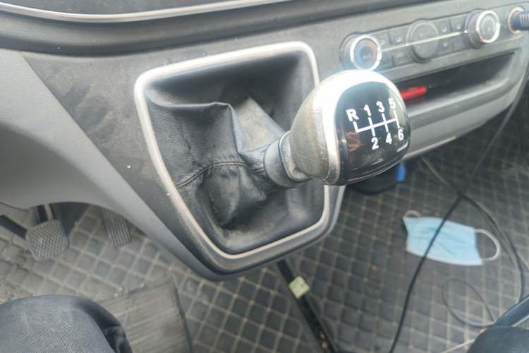 Used SAIC MAXUS Xintu V80 2021 2.0T Manual Classic Aoyuntong Long Wheelbase Mid-Roof 6/7/8/9-Seater Gear Lever