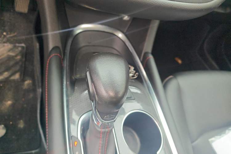 Used Chevrolet Malibu XL 2021 Redline 550T Automatic Sharp Edition Gear Lever