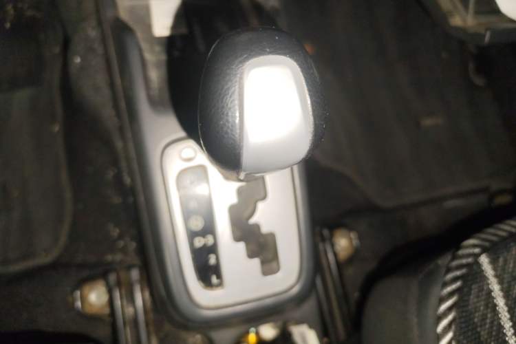 Used Suzuki Jimny 2015 1.3 AT JLX Gear Lever