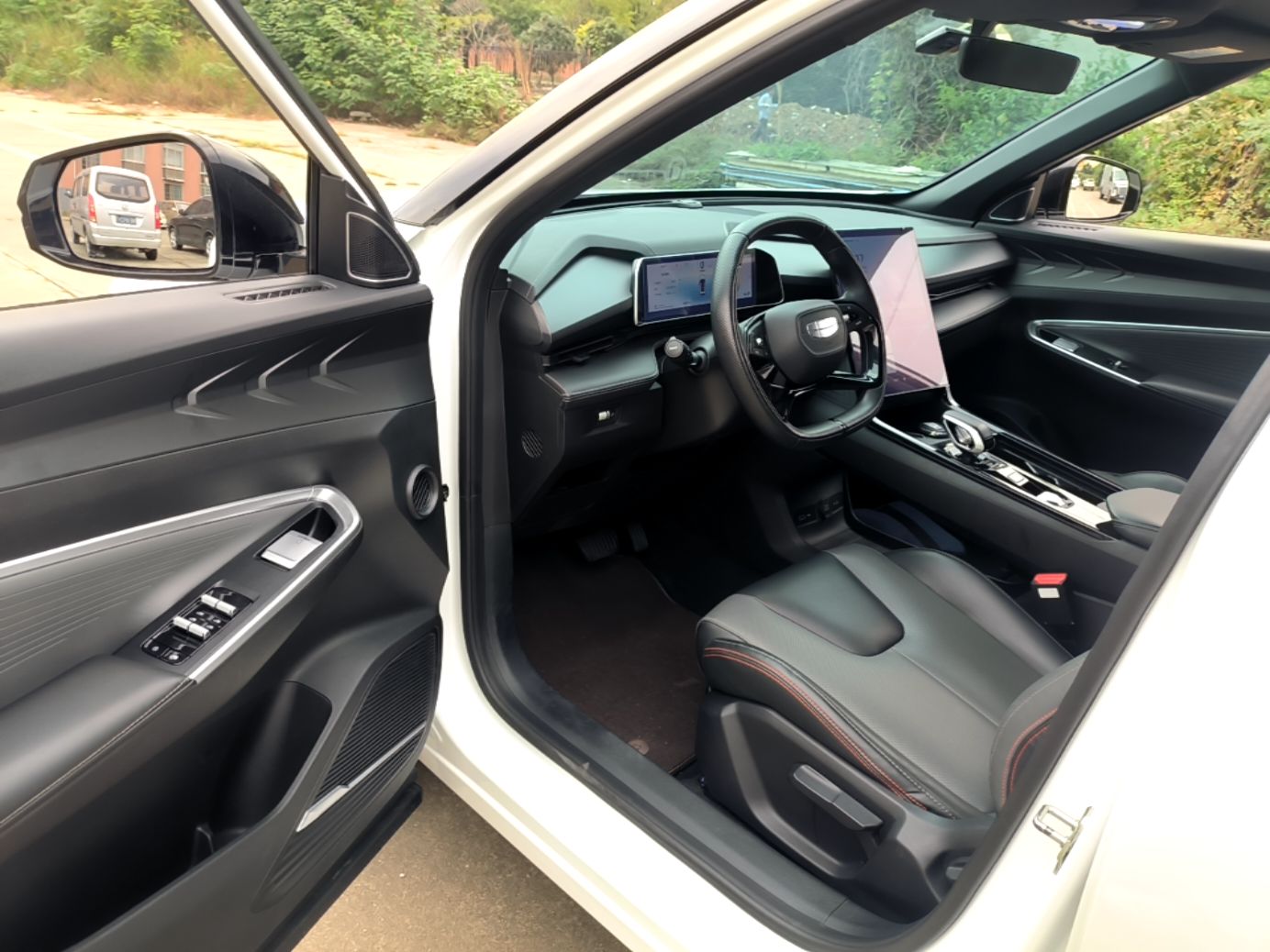 Geely Auto Emgrand X7 Sport 2023 Boyue COOL 1.5TD Smart Connectivity Model — снимка 18