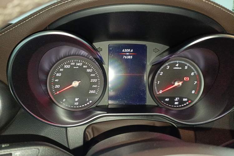 Used Mercedes-Benz GLC 2018 Facelift GLC 260 4MATIC Luxury Edition