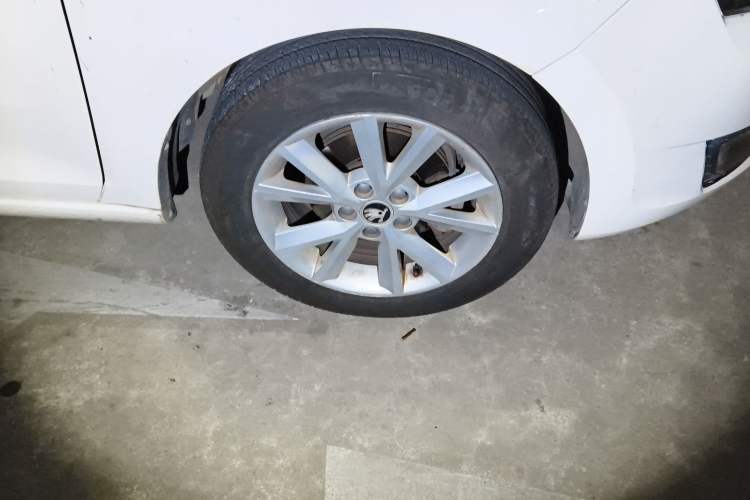 Used Skoda Rapid 2013 1.6L Automatic Smart Selection Model