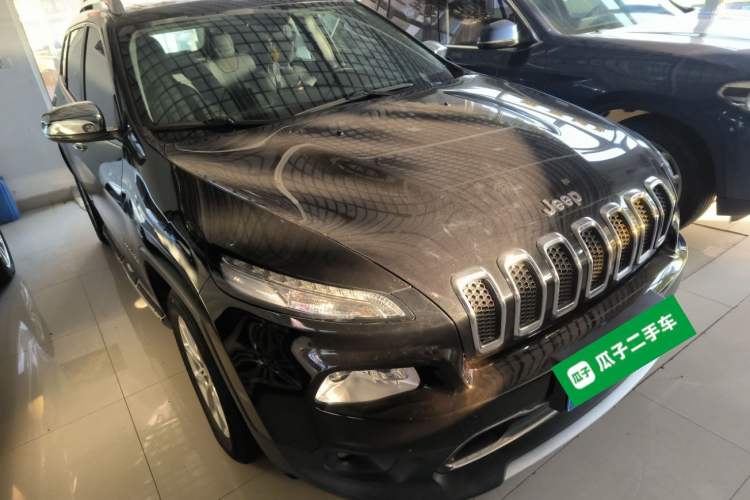 Used Jeep Cherokee 2017 2.0L Superior Edition
