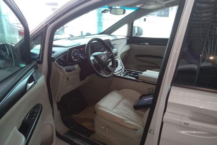 Used Buick GL8 2021 ES Landtrek 653T Comfort Edition