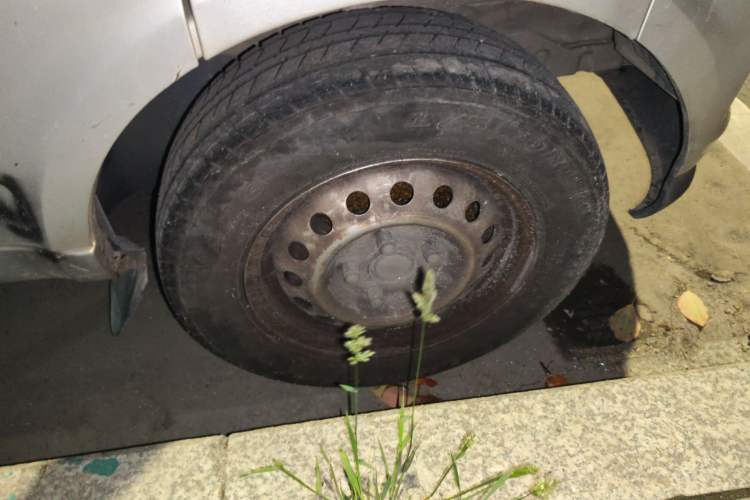 Used Wuling EV50 2020 All-Electric Van Logistics Vehicle with Ningde-Heated Battery
