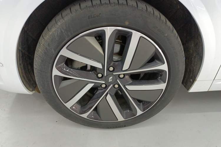 Used Li Auto L6 2024 Max Exterior 4