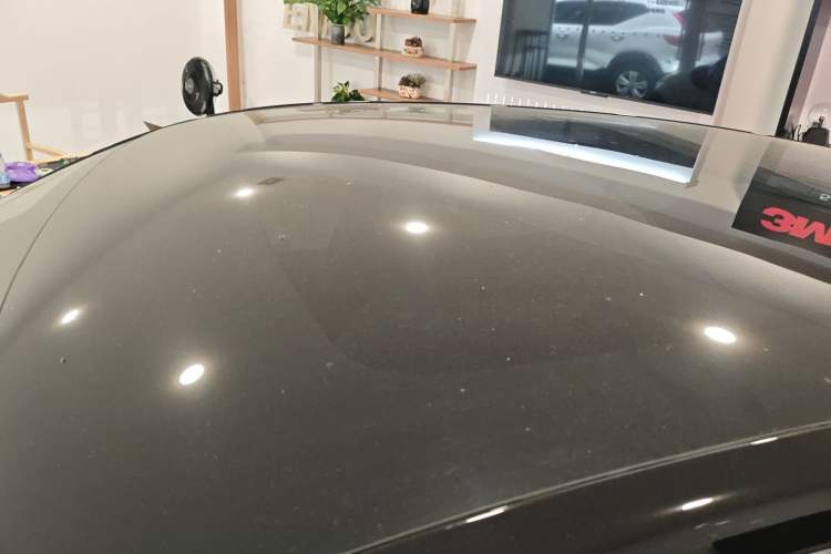 Used Volvo EX30 2025 Rear-Drive Long-Range Plus Model Roof