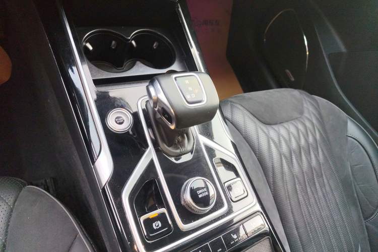 Used Hongqi HS5 2022 Facelifted Version 2.0T Smart Connect Flagship All-Wheel-Drive Edition
