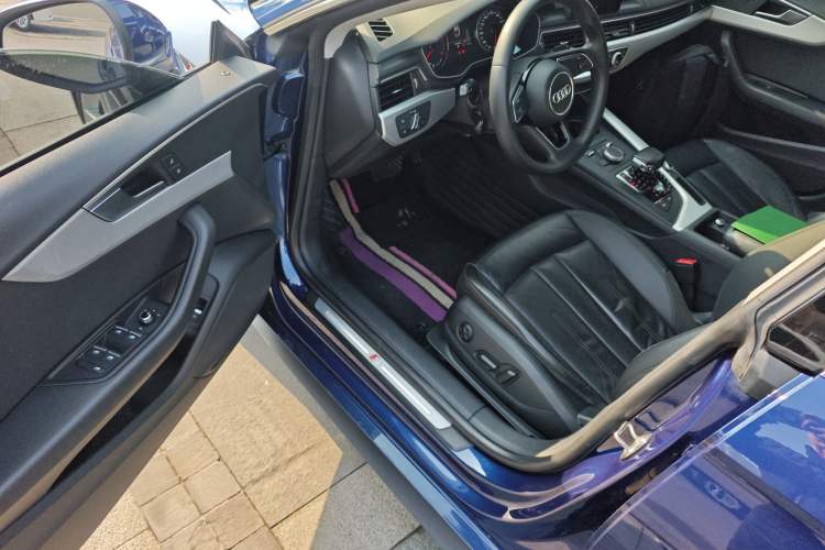 Used Audi A5 2017 Sportback 45 TFSI Fashion Model Driver Seat