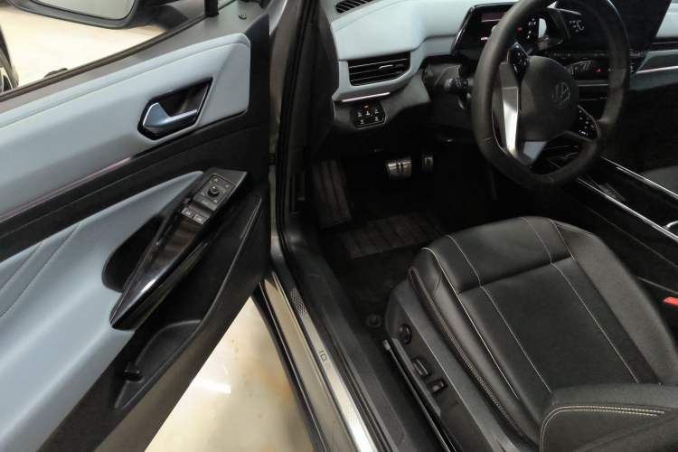Used Volkswagen ID.4 X 2024 Pure & Smart Edition Driver Seat