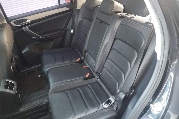 Used Volkswagen Tayron 2019 330TSI Two-Wheel-Drive Luxury Version China V Emission Standard Left Rear Seat