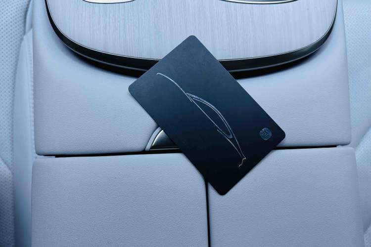 Used Xiaomi Auto SU7 2024 Four-Wheel Drive Ultra-Long Range Advanced Intelligent Driving Max Edition
