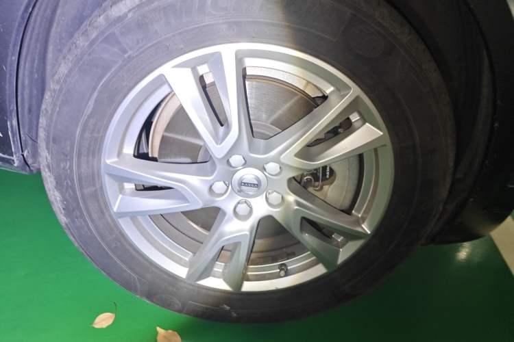 Used Volvo V90 2017 Cross Country T5 AWD Smart Range Edition