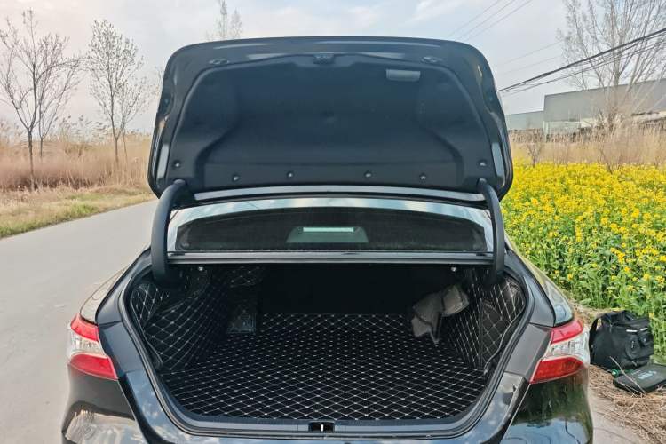 Used Toyota Camry 2021 2.0G Luxury Edition Trunk