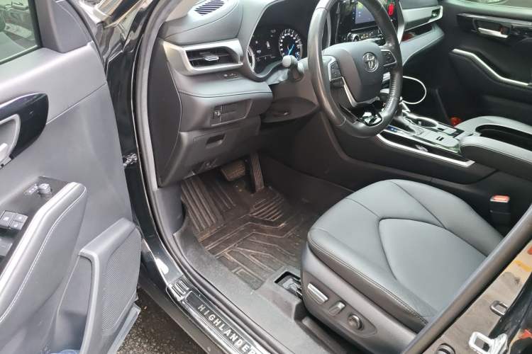 Used Toyota Highlander 2022 Dual-Engine 2.5L Four-Wheel Drive Luxury Edition 7 Seats