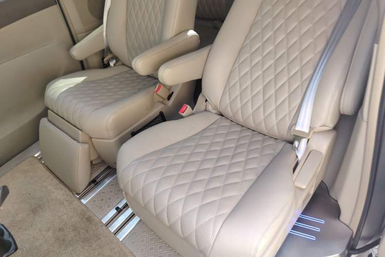 Used Toyota Previa 2006 2.4L 7-Seater Luxury Edition