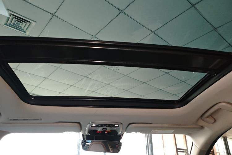 Used Lynk & Co 02 2019 High-Energy Edition 2.0T Automatic Two-Wheel Drive Shine Pro Edition China VI Standard Headliner