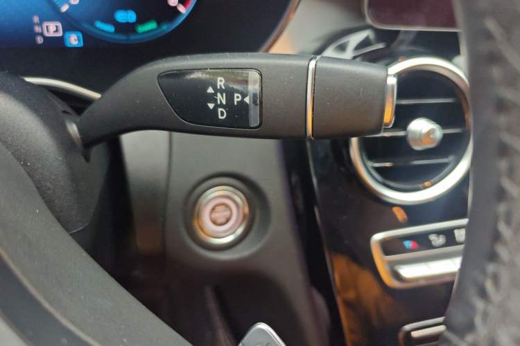 Used Mercedes-Benz C-Class 2020 Restyled C 260 Sport Edition Gear Lever