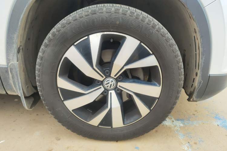 Used Volkswagen Tayron 2020 330TSI Two-Wheel Drive Luxury Smart Connectivity Version Right Front Wheel Hub