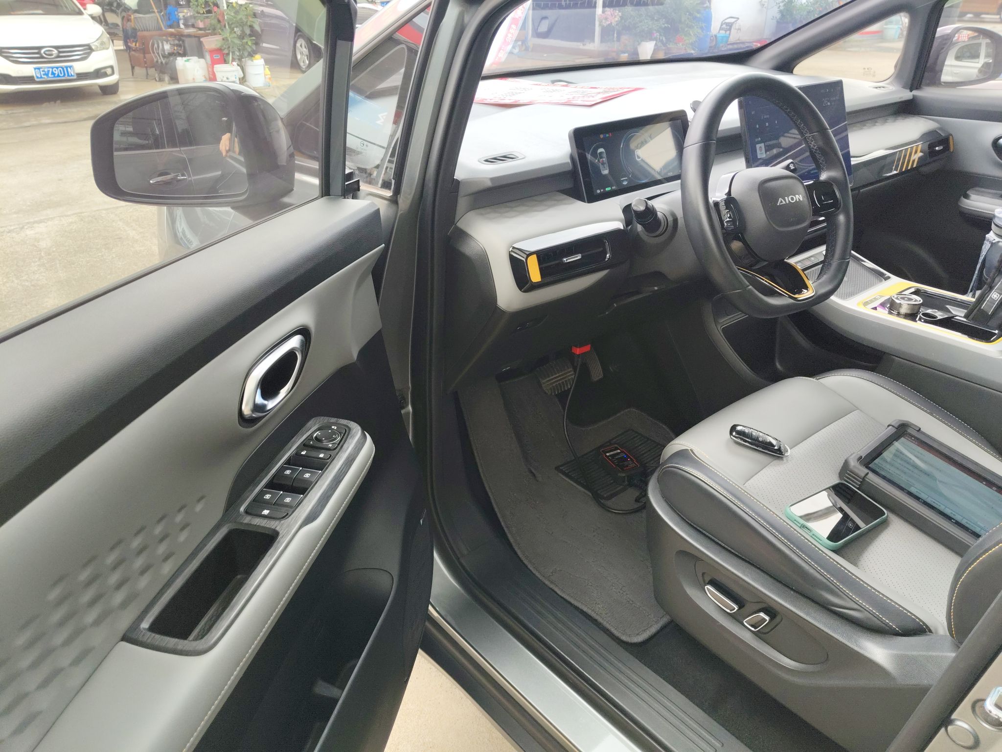 Переднее сиденье в автомобиле