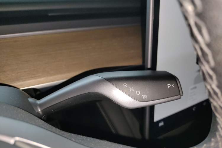 Used Tesla Model Y 2022 Long-Range All-Wheel-Drive Version Gear Lever