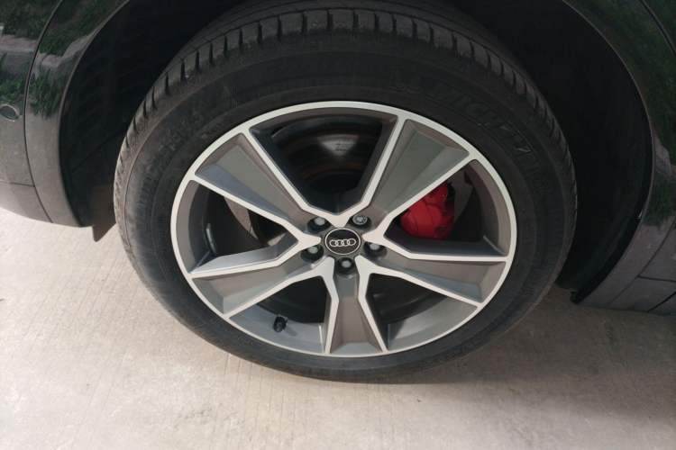 Used Audi Q5L Sportback 2023 40 TFSI Luxury Model Left Front Wheel Hub