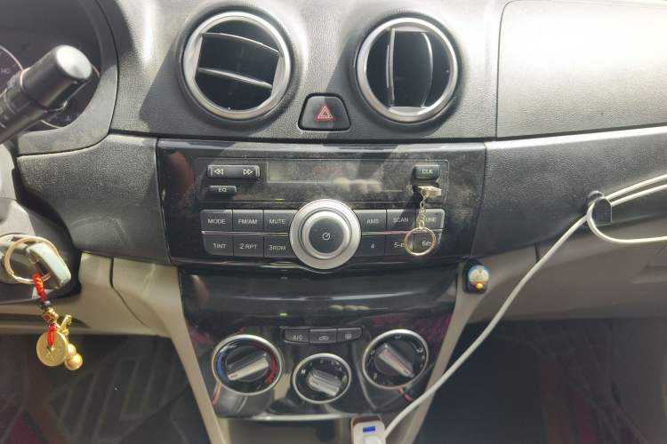 Used CHANGAN Alsvin V3 2015 1.4L Manual Warm-Hearted Model China V Standard
