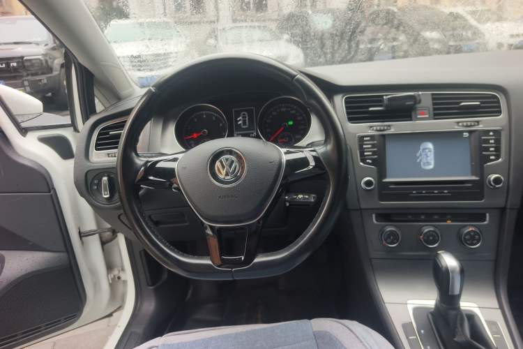 Used Volkswagen Golf 2015 1.6L Automatic Comfort Model
