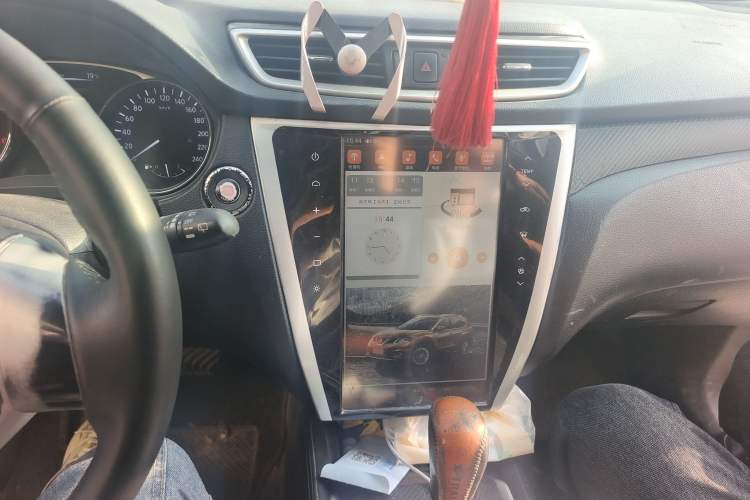 Used Nissan X-Trail 2014 2.0L CVT Comfort Edition 2WD Audio And AC Panel